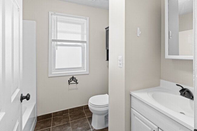 Photo - 34 E Elza Ave