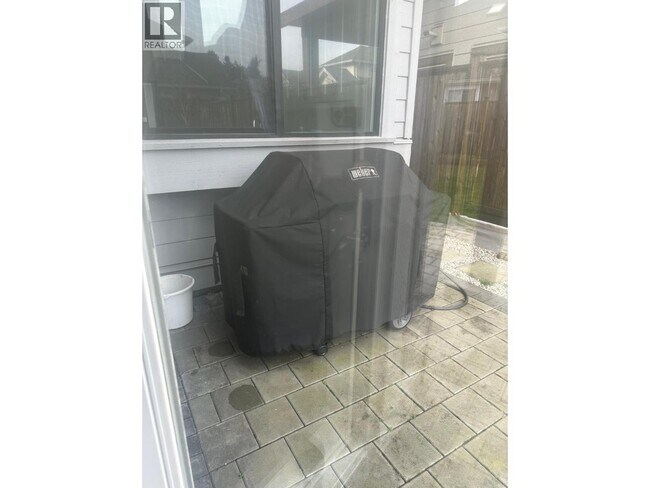 Photo - 8128 Heather St