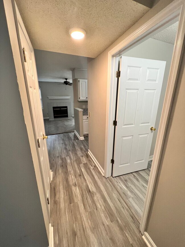 Photo - 575 Heritage Ct