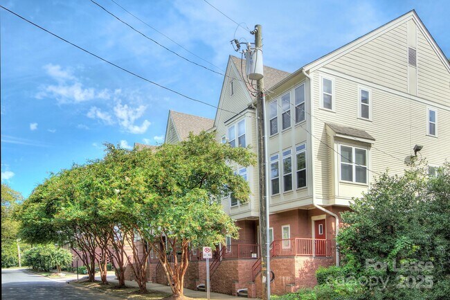 Photo - 135 N Sycamore St Townhome