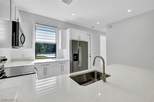 430-432 Bell Blvd
