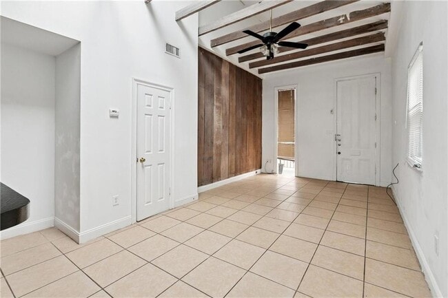 Photo - 1123 Hillary St