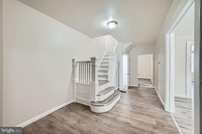 Photo - 118 N Hilton St