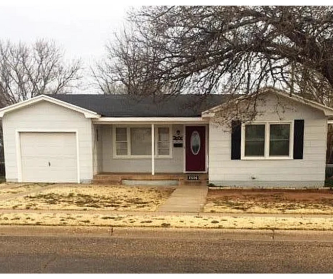 Photo - 2606 42nd St House