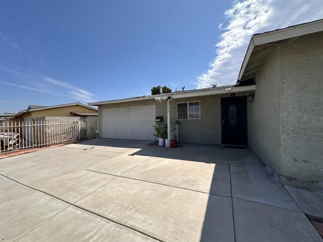 Photo - 2146 Cantaria Ave