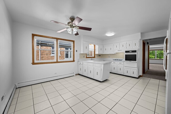 Photo - 5421 W Windsor Ave