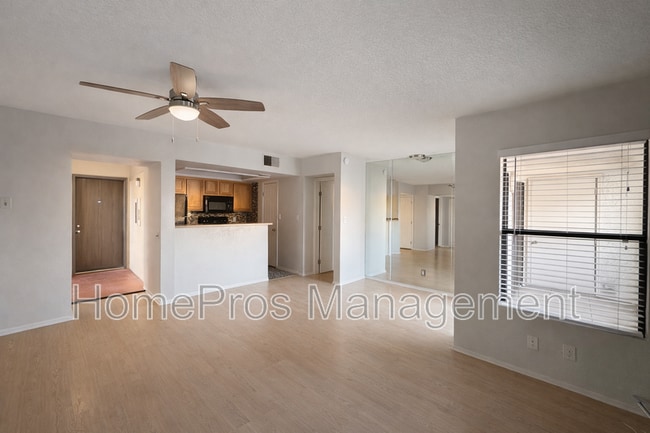 Photo - 1101 S Sycamore