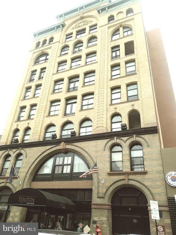 Building Photo - 1010 Race St Unit 8M