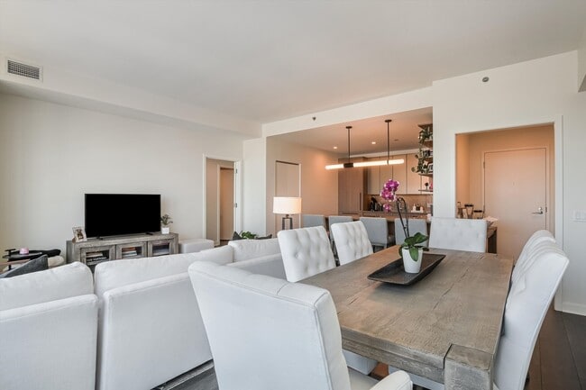 Photo - 164 N Peoria St Unit 4004