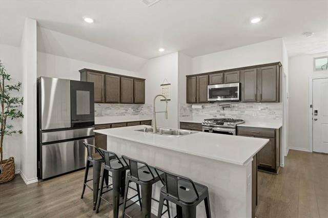 Photo - 287 Thoroughbred St