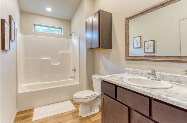 Photo - 402 Lincoln Ln