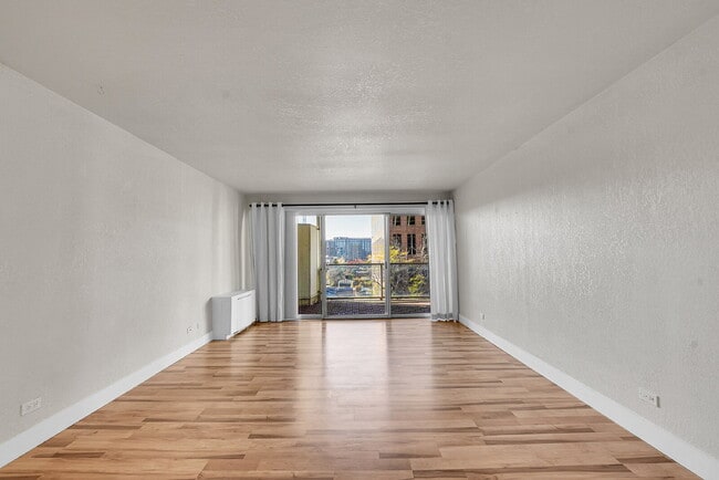 Photo - $1,950, 2-bed, 1-bath located in Denver wi... Unidad 5A