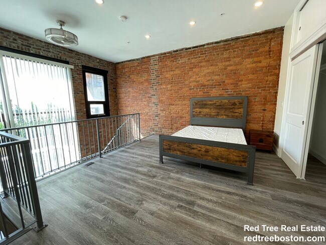 Photo - 1030 Commonwealth Ave