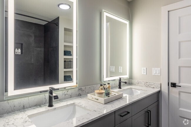 1BR, 1BA - 727SF
