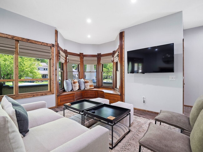 Photo - 430 N Broadway Unit SI ID1593975P