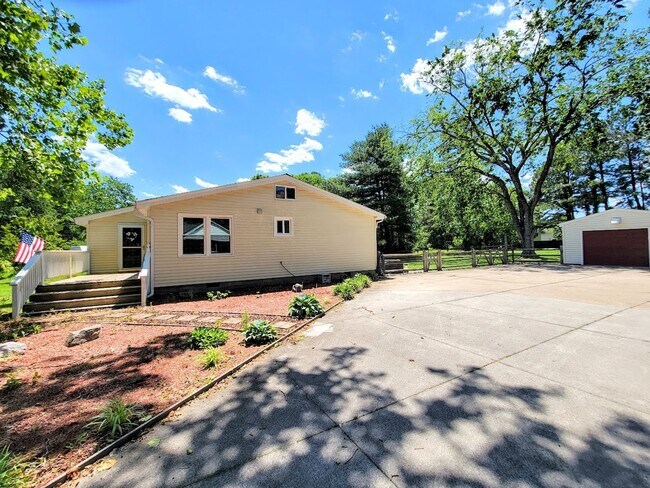 Photo - Charming Home!