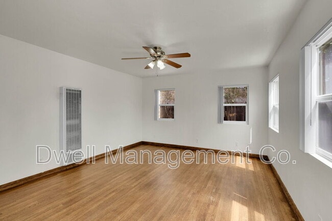 Photo - 8355 Golden Ave