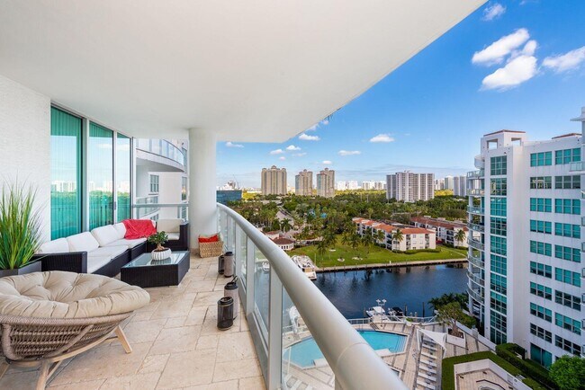 Photo - 3131 NE 188th St Unidad 1-1105