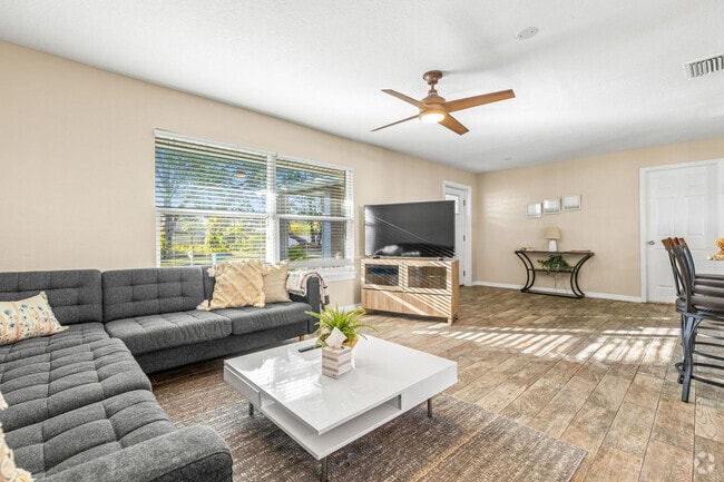 Building Photo - 9444 Laura Anne Dr Rental