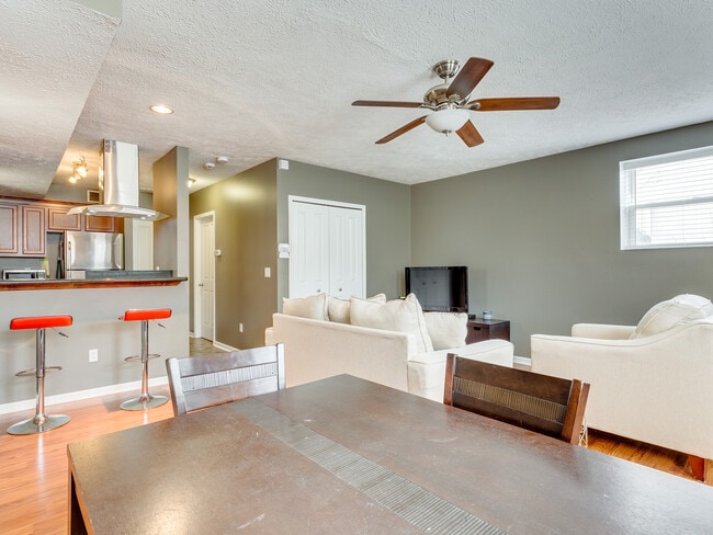 Building Photo - 2193 W 7th St