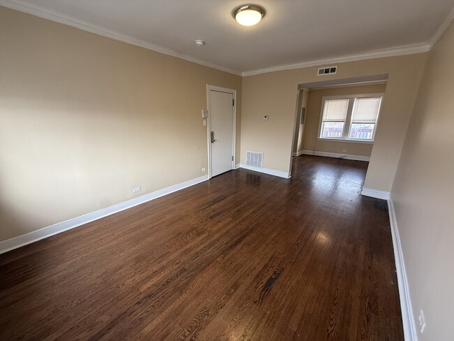 Photo - 2805 N Kilbourn Ave Unit 3S