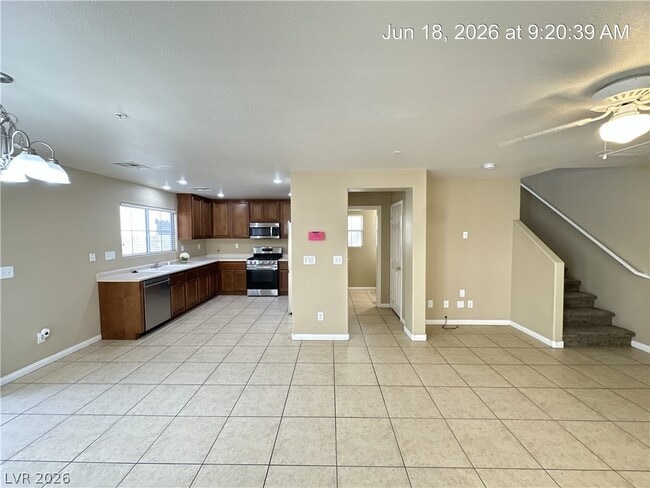 Photo - 637 Lucky Pine St