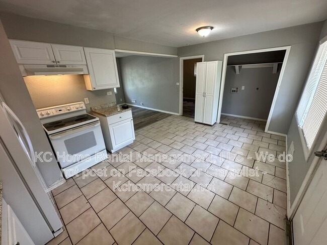 Photo - 10812 Newton Ave