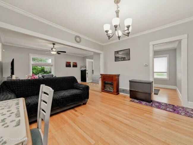 Photo - 36 E Touhy Ave