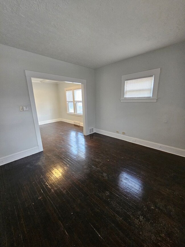 Photo - Wakefield7010-7014 Unit 7012 Wakefield