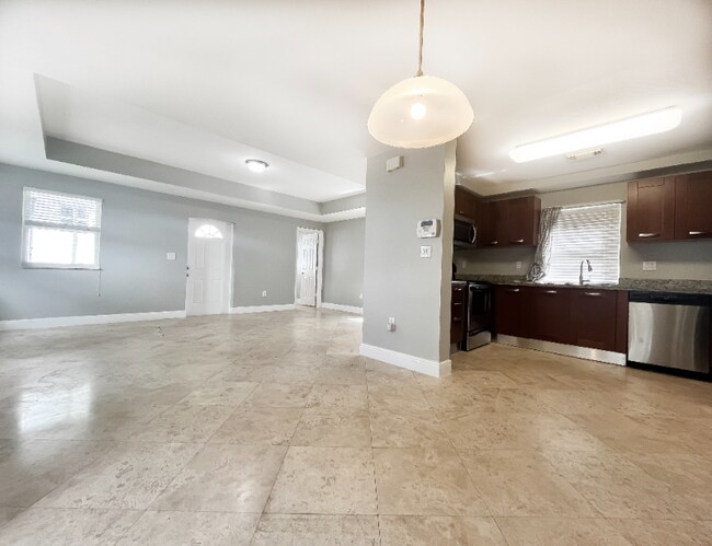 Photo - 1045 SW 9th Ct