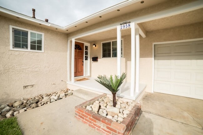 Photo - 2958 Gramercy St