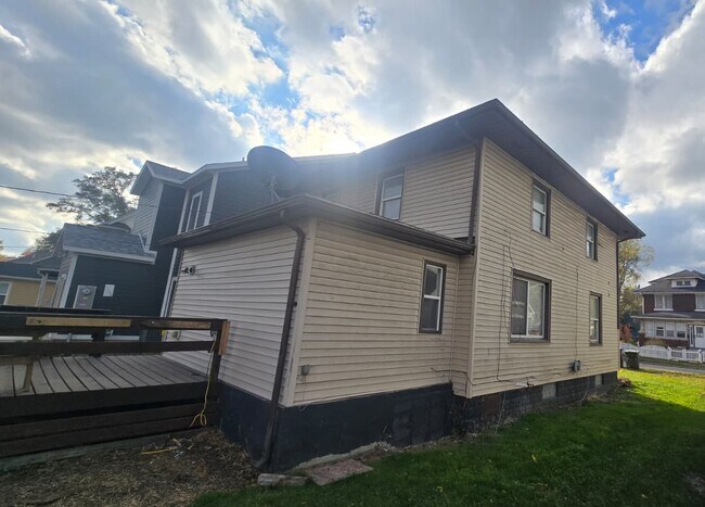 Photo - 540 Blaine Ave