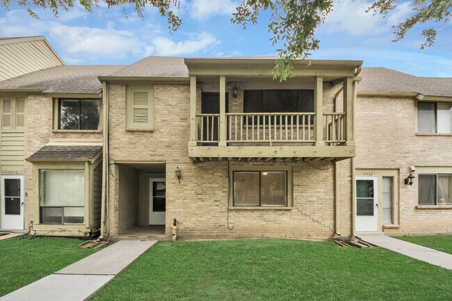 Photo - 15534 Weldon Dr