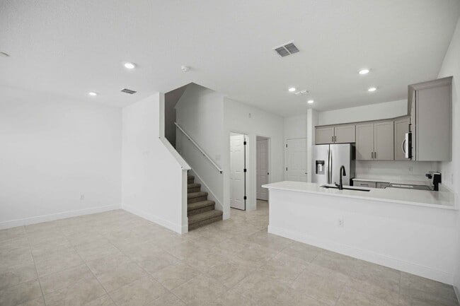 5620 SW 72nd Ct