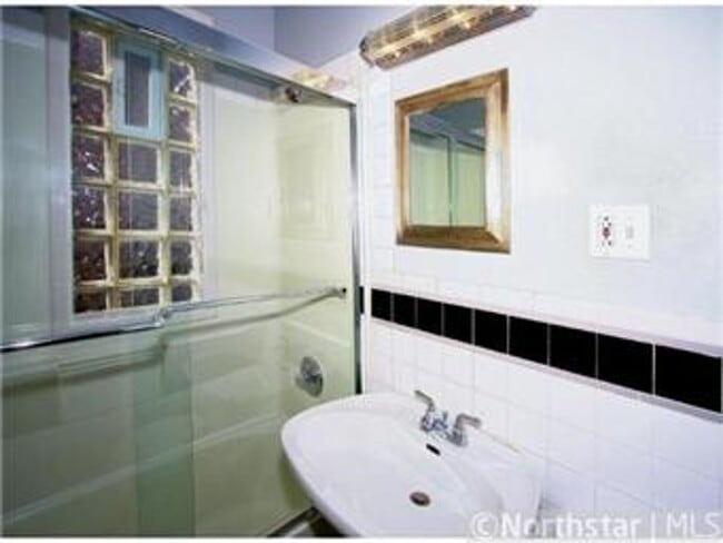 Photo - 2717-2719 Aldrich Ave S Unit Lower