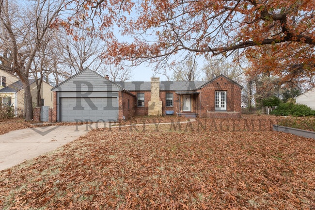 Building Photo - 2318 E Mesita St