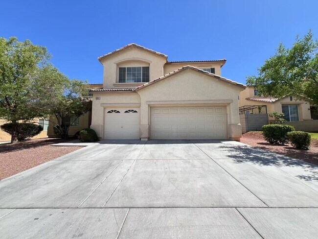 BEAUTIFUL SINGLE STORY HOUSE - BEAUTIFUL SINGLE STORY HOUSE
