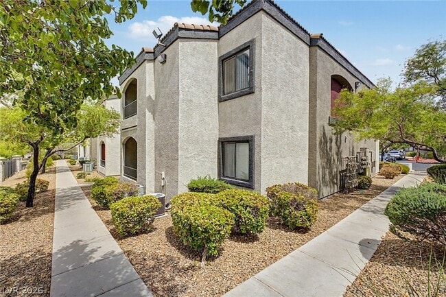 Building Photo - 950 Seven Hills Dr Unit 128