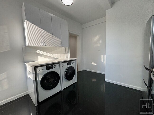 Photo - WEST 68 STREET Unidad PHE