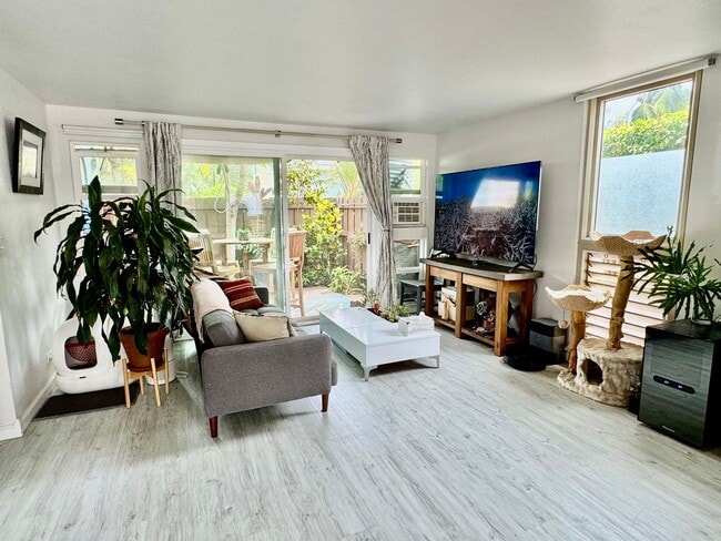 Building Photo - Available Now | 1 Bedroom, 1 Bathroom in W... Rental