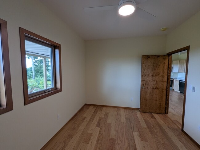 BR - 144 Upper Bluff Rd Unidad A