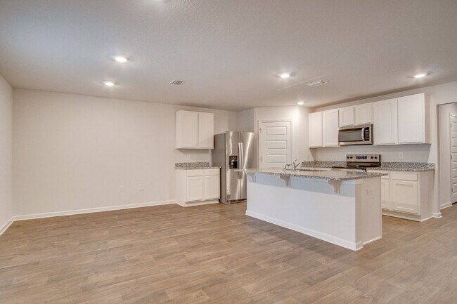 Photo - 4-Bedroom Rental in Lakeshore Preserve – Open Floor Plan, Screened Patio, and 2-Car Garage