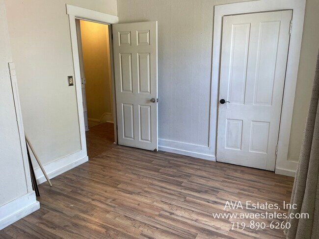 Photo - 516 W 9th St