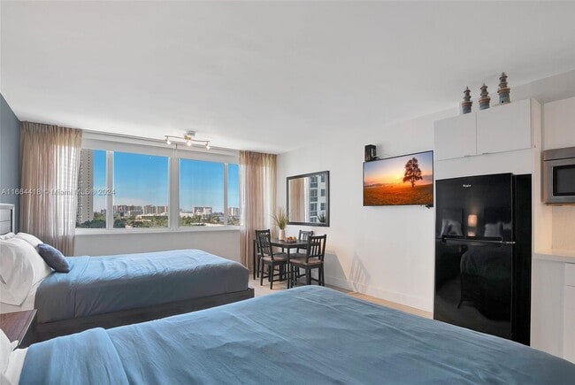 Photo - 19201 Collins Ave Unit 742