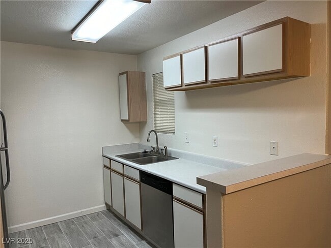 Building Photo - 2300 E Silverado Ranch Blvd Unit 1067 Rental