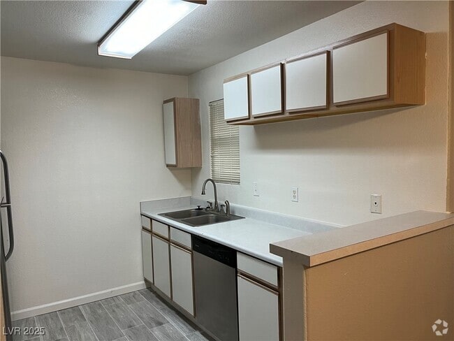 Building Photo - 2300 E Silverado Ranch Blvd Unit 1067 Rental