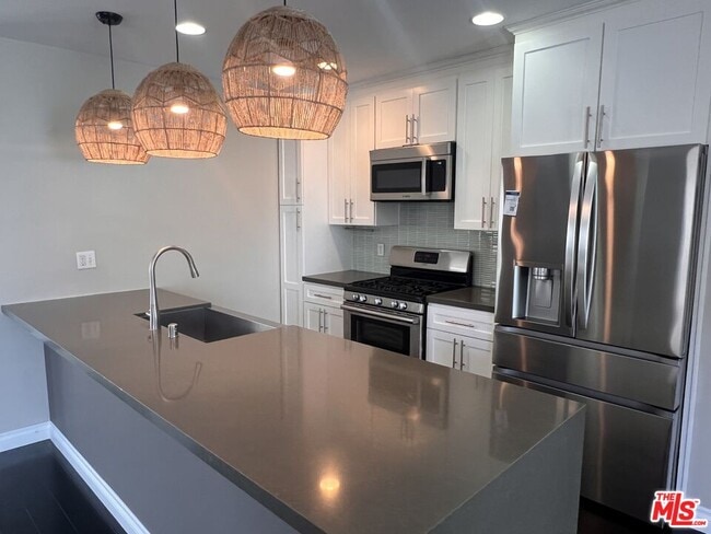 Photo - 7865 Bleriot Ave