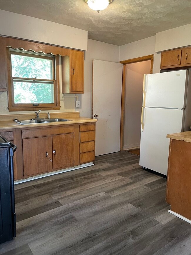 Photo - Spacious 2 Bedroom Home!