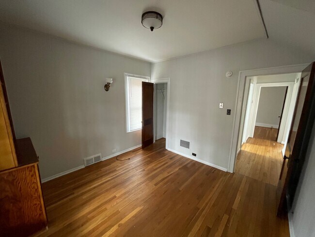 Photo - 516 University St