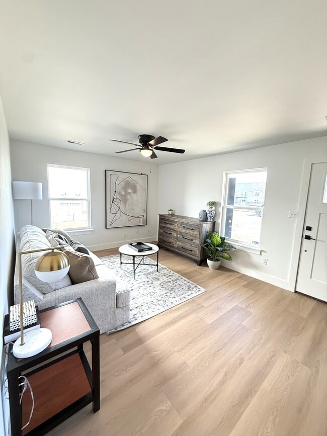 Photo - 1172 W Cato Springs Rd